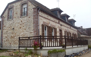 10G195_440_690.jpg