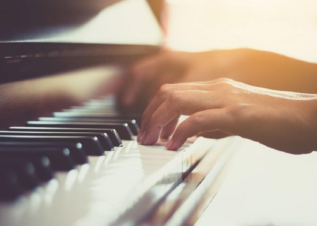 piano_AdobeStock_1785707652.jpg