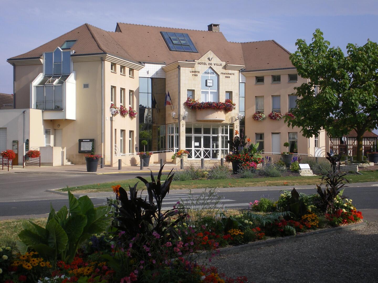 Saint Parres aux Tertres.JPG