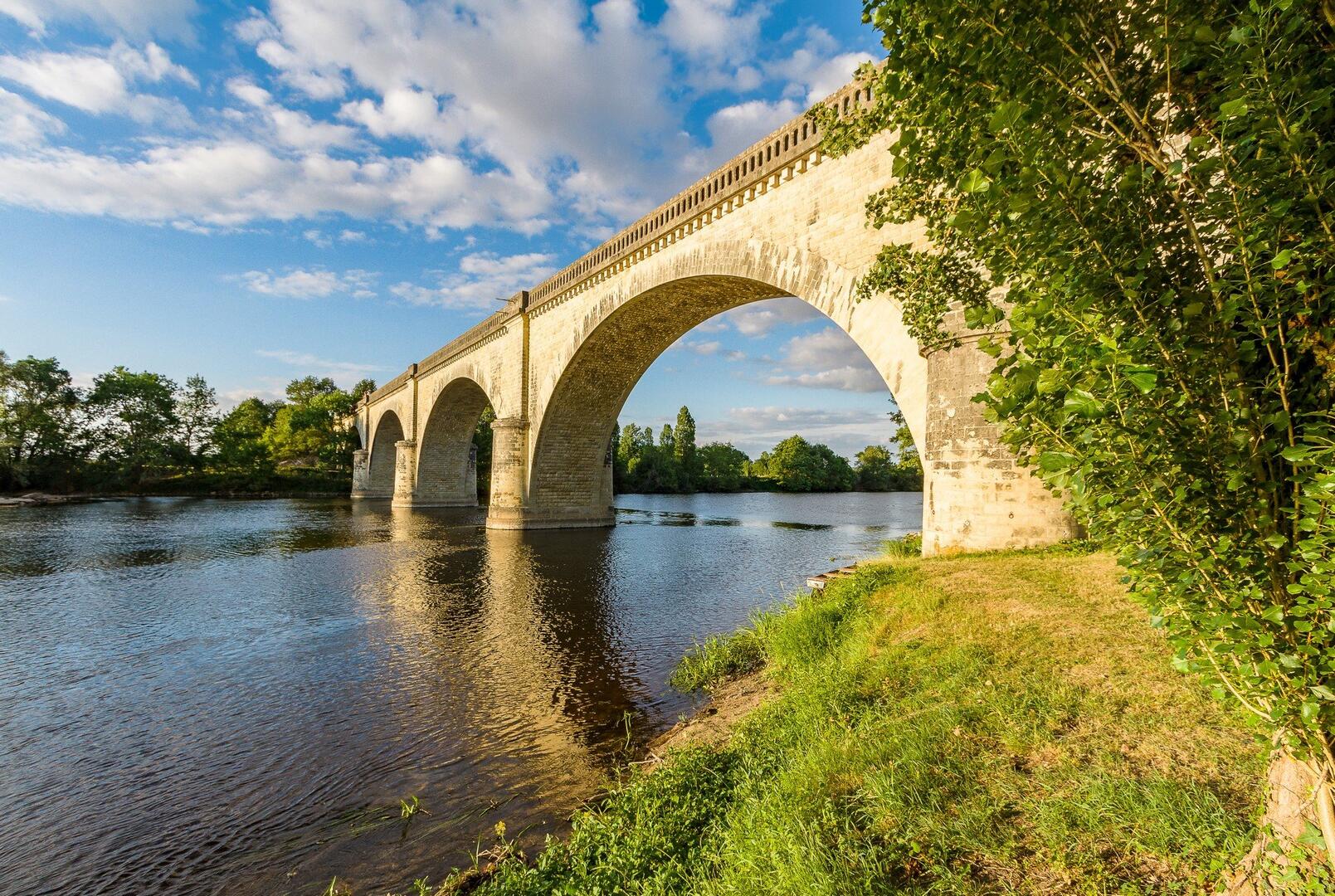 Sortie_nature_les_bords_de_riviere_La_Roche_Posay.jpg