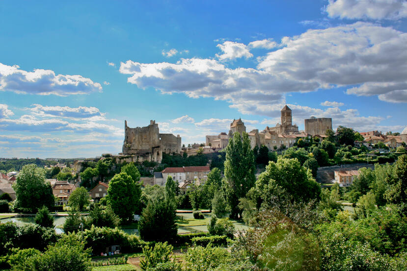 Chauvigny - Cité médiévale.jpg