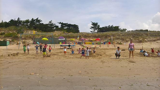 club-de-plage-les-dauphins-photo-ete-2016-lacouarde-iledere.jpg
