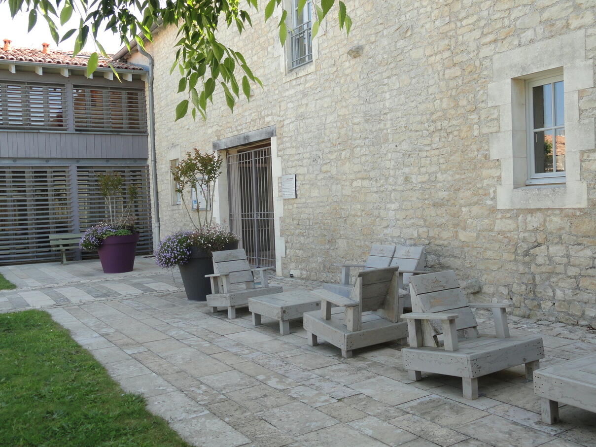 mediatheque-iledere.jpg
