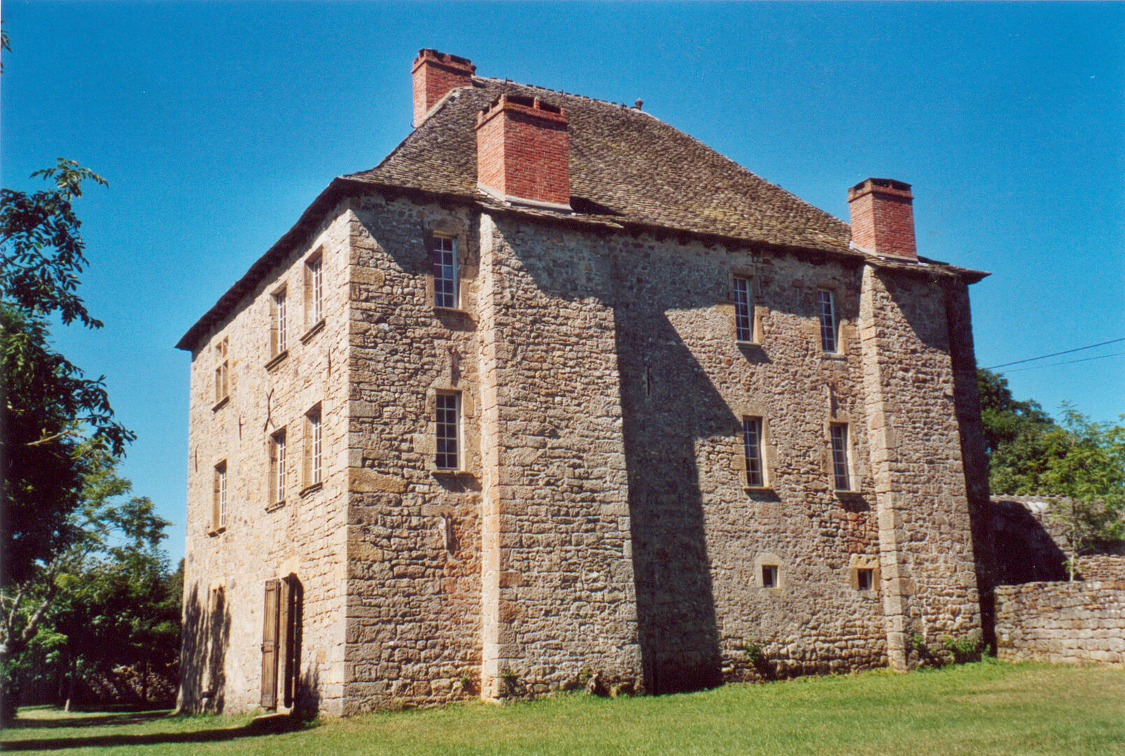 chateau-de-bahours1.jpg