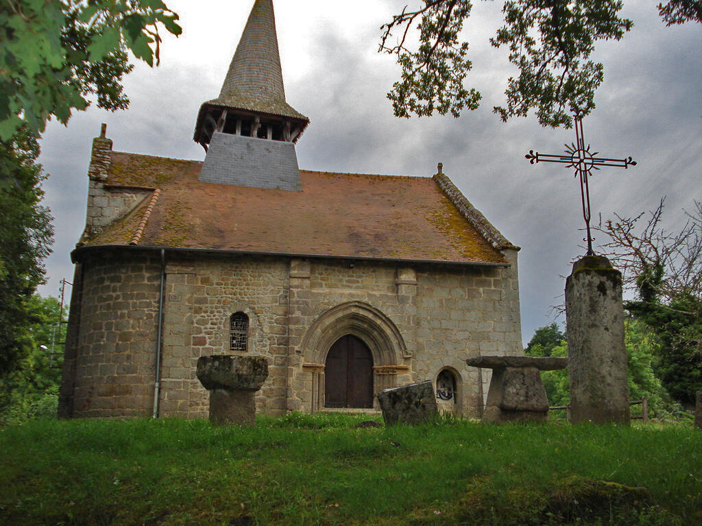 Saint-Medard-la-Rochette-Eglise-de-La-Rochette-Commune.jpg