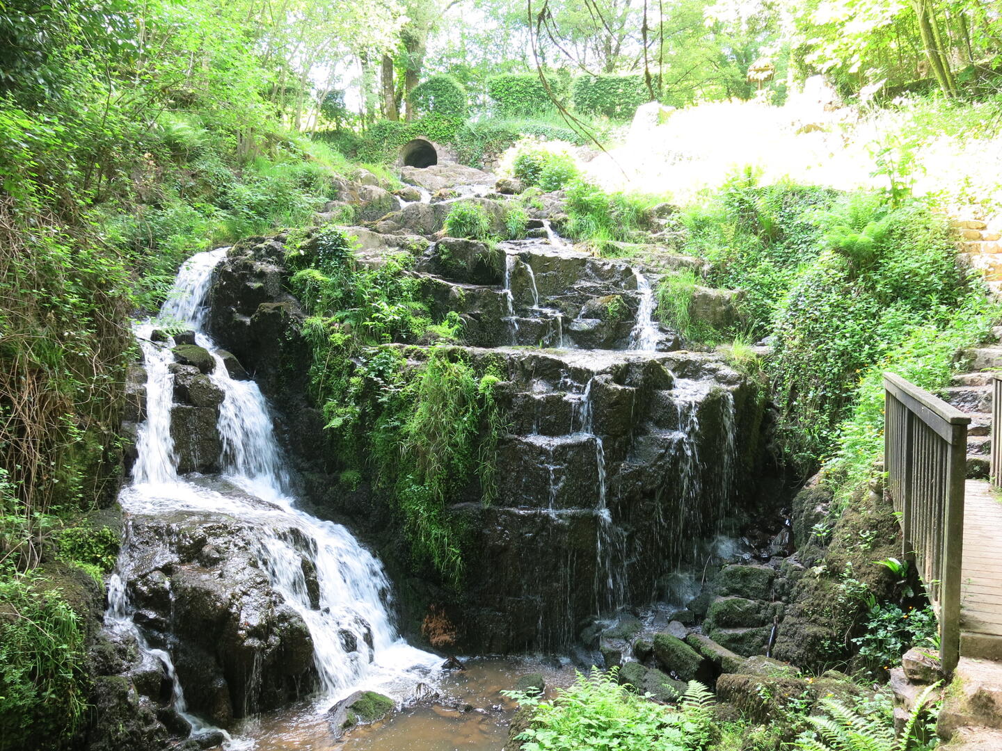 Petite_cascade_(Mortain).jpg