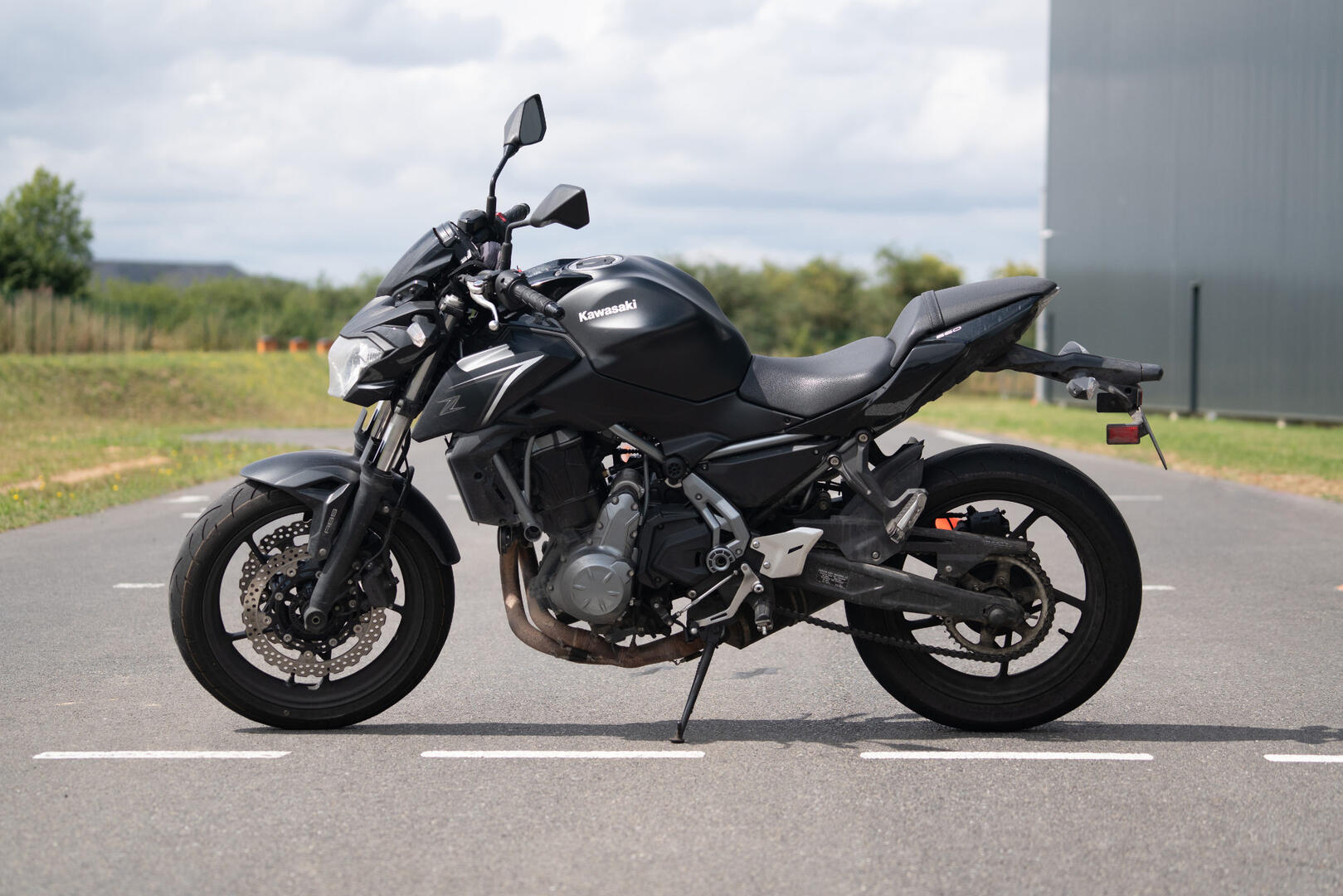 photo_moto_fond_flou.jpg