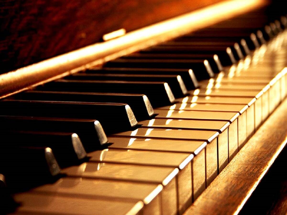 piano-header.jpg