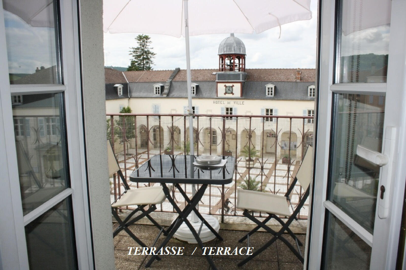 terrasse gite du couvent.jpg