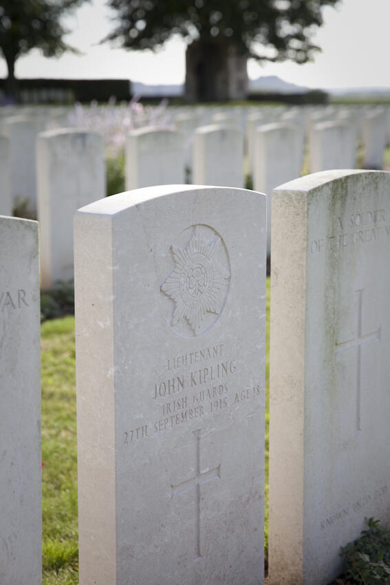 Tombe de John Kipling.jpg