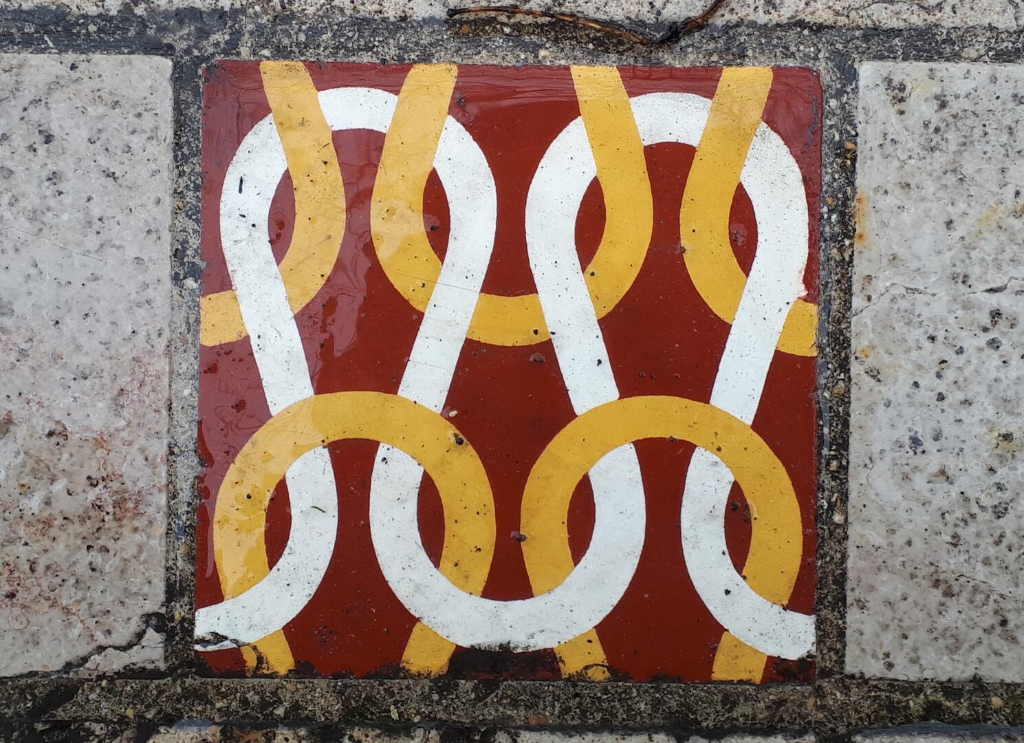 Pavé place Jean-Jaurès.jpg