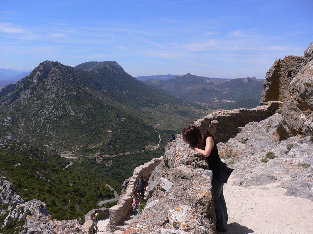 Châteaux de Quéribus & Peyrepertuse + village de Cucugnan1.jpg