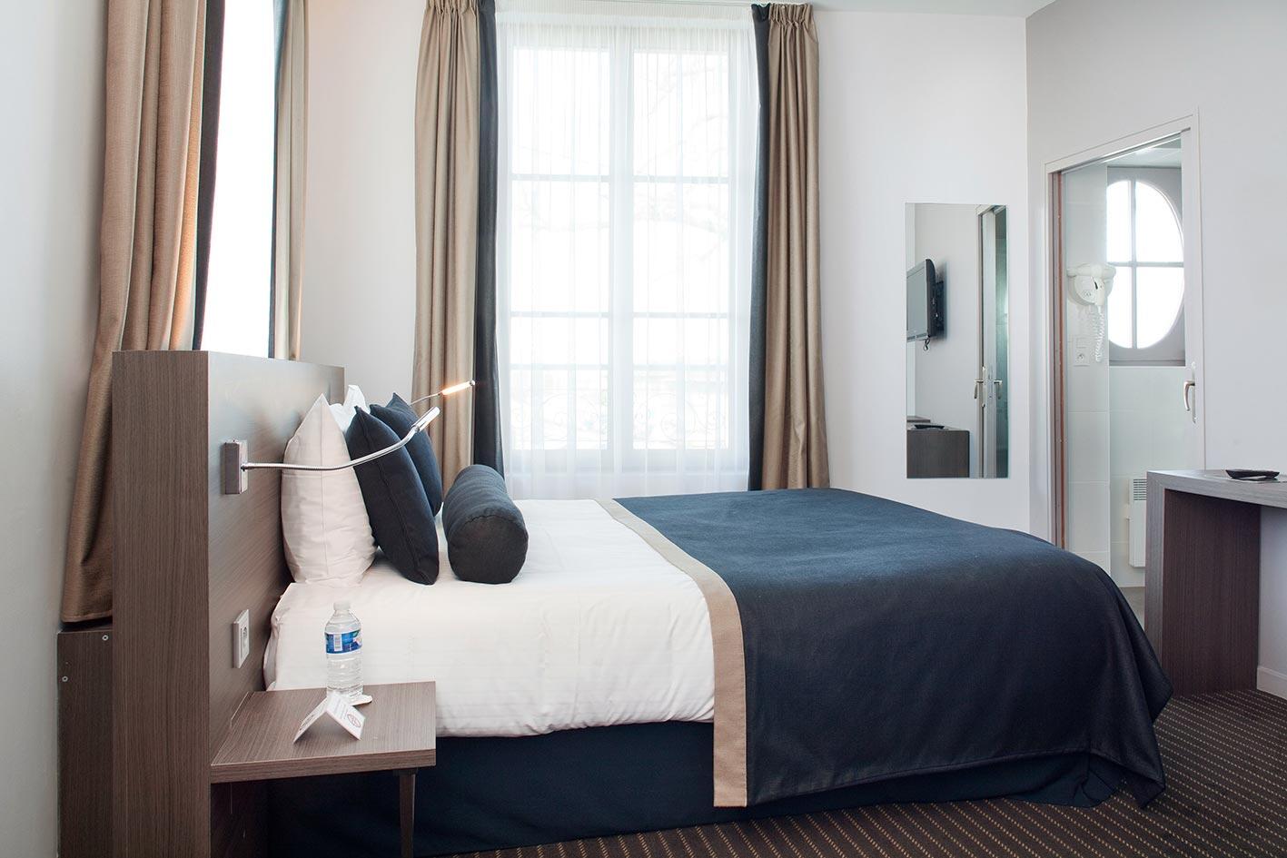 ym--hotelblois-gare-chambre7-014.jpg