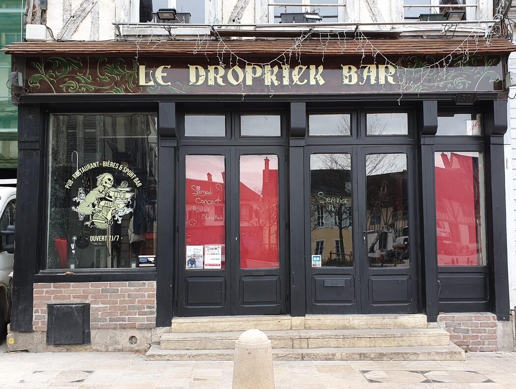 Dropkick Bar Troyes.jpg