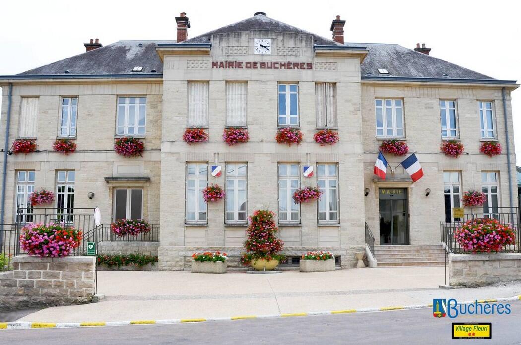 mairie de buchères.jpg