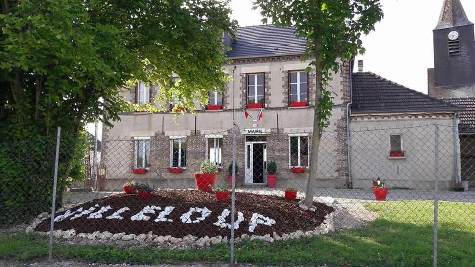 MAIRIE VILLELOUP1.jpg
