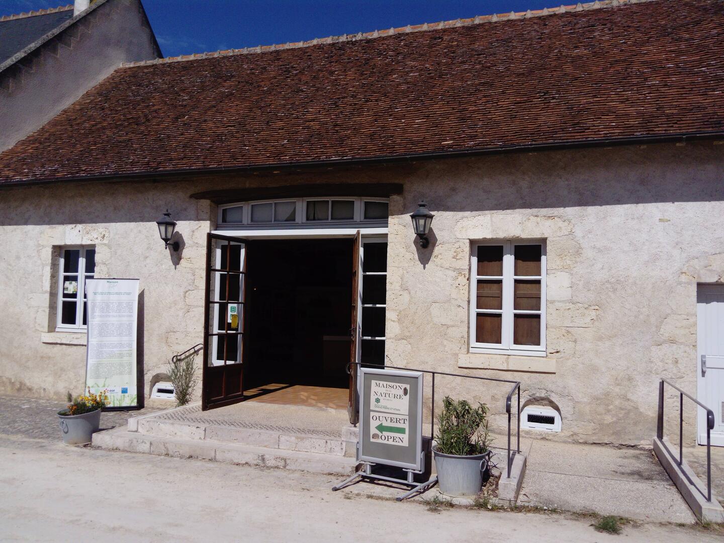 Maison-de-la-Nature-et-de-la-Réserve-CDPNE-min.jpg