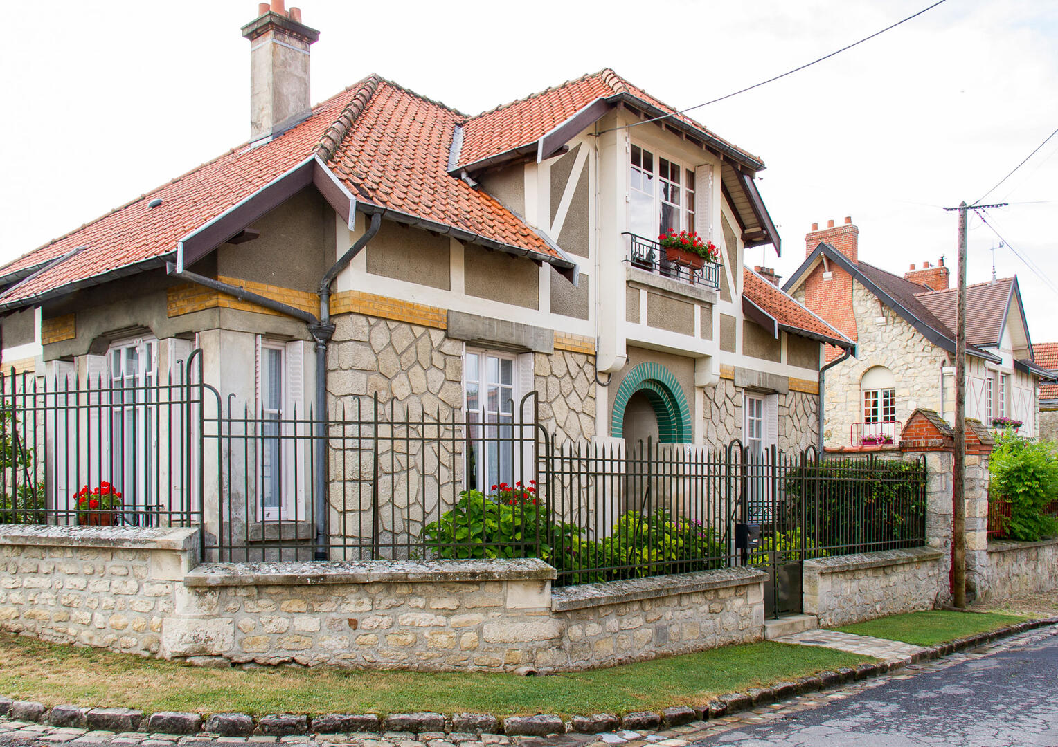 15.Maison-en-pierre-avec-colombage-1.jpg