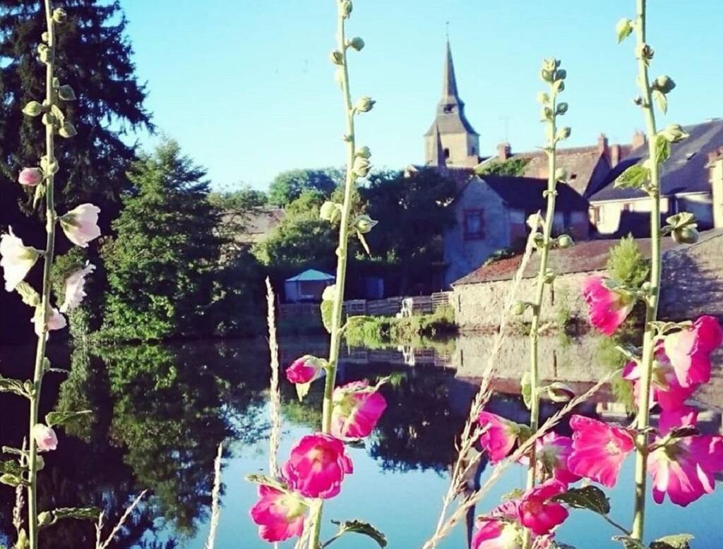 Mainsat-Bourg-Commune.jpg