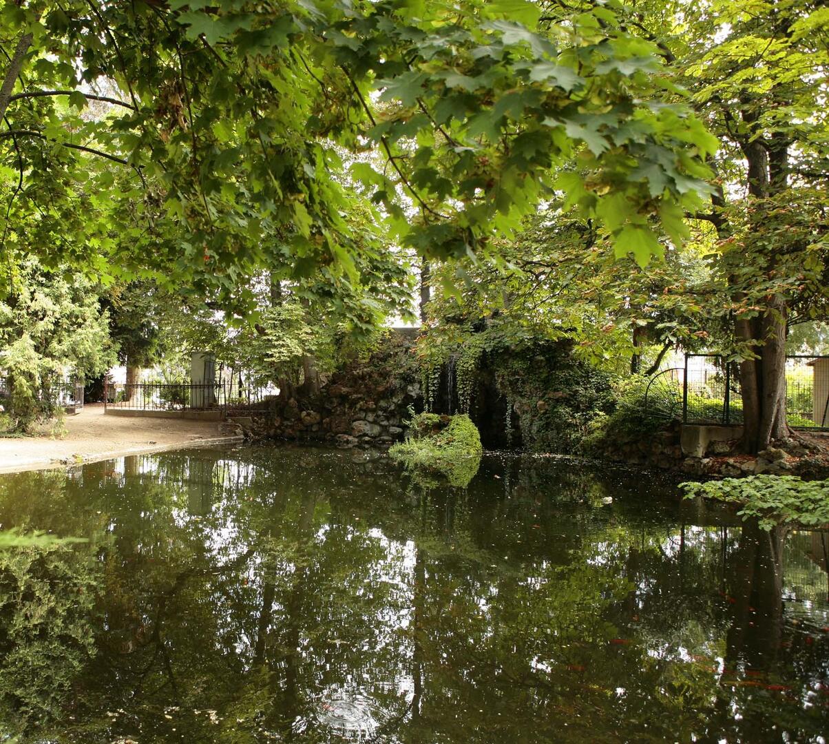JARDIN DU ROCHER.JPG
