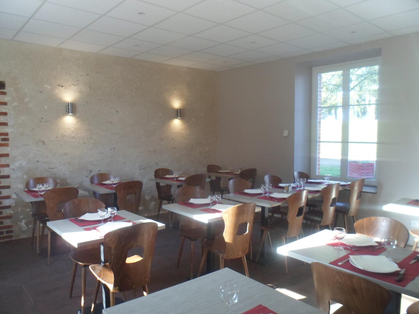salle 1 Restaurant de la Gare Onzain.JPG