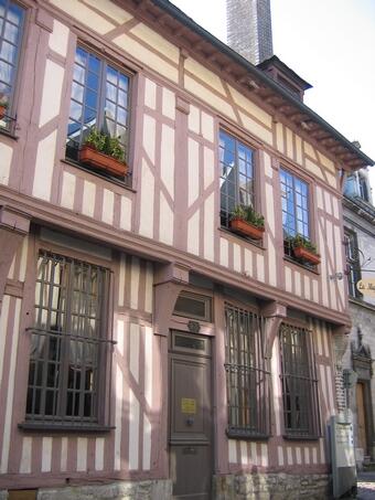 façade.jpg