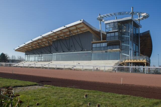 hippodrome nouvelles tribunes.jpg