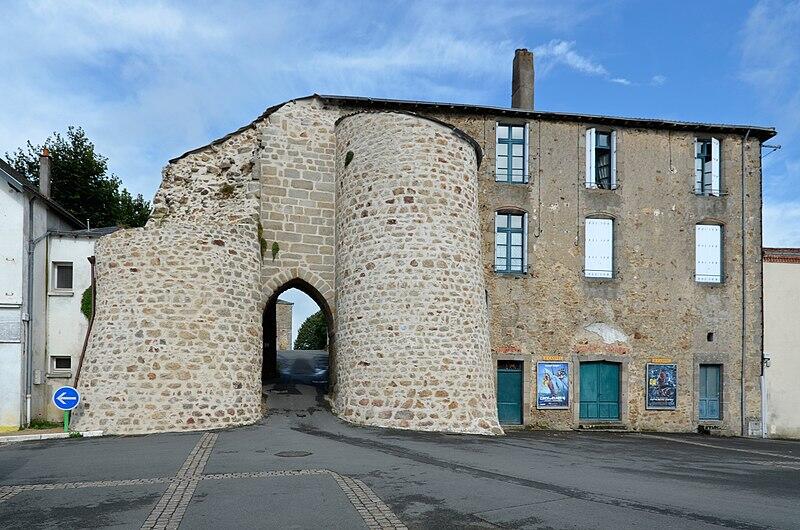 chateau-mauleon