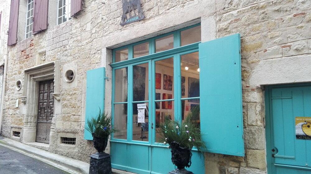 2017-Dec Galerie La Carrée Exterior