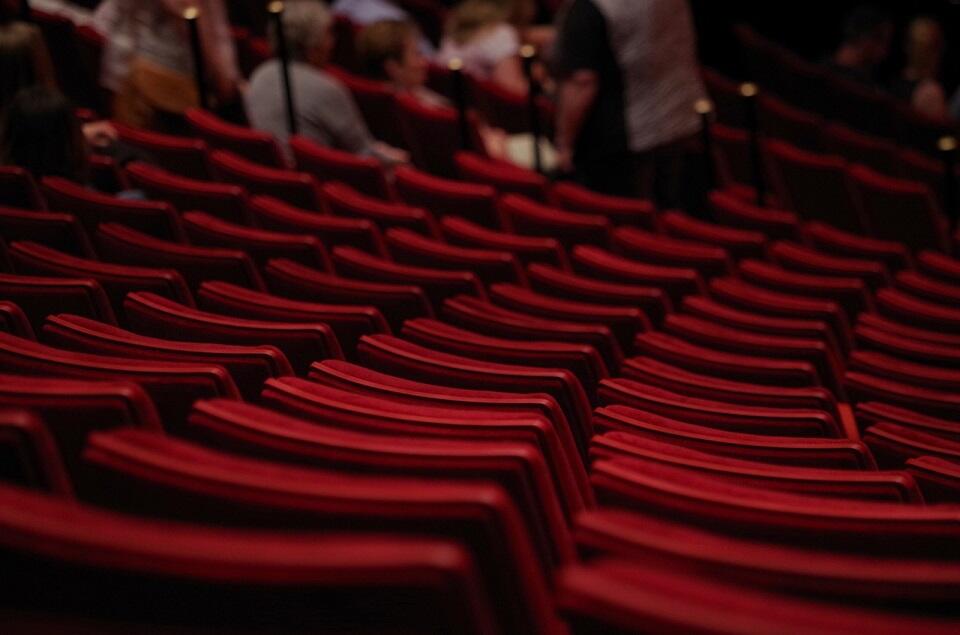 theater-1477670_1280©HolgersFotografie