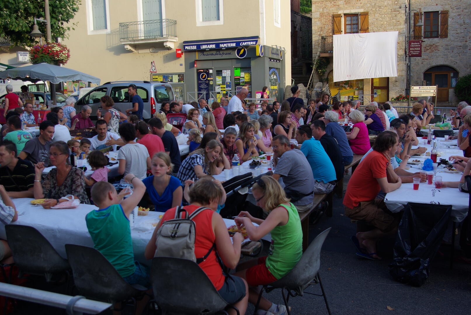Marche-de-nuit-et-des-saveurs-Luzech