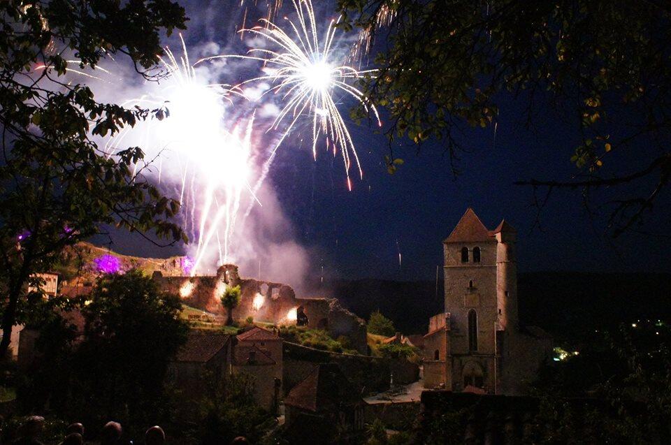 Fête de St Cirq Lapopie, feu d'artifice