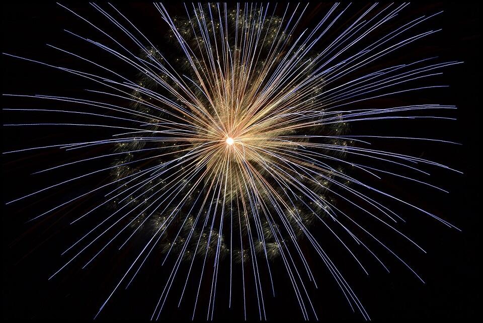 fireworks-102971_1280©christy1