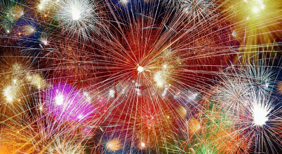 fireworks-2248223_1280©geralt