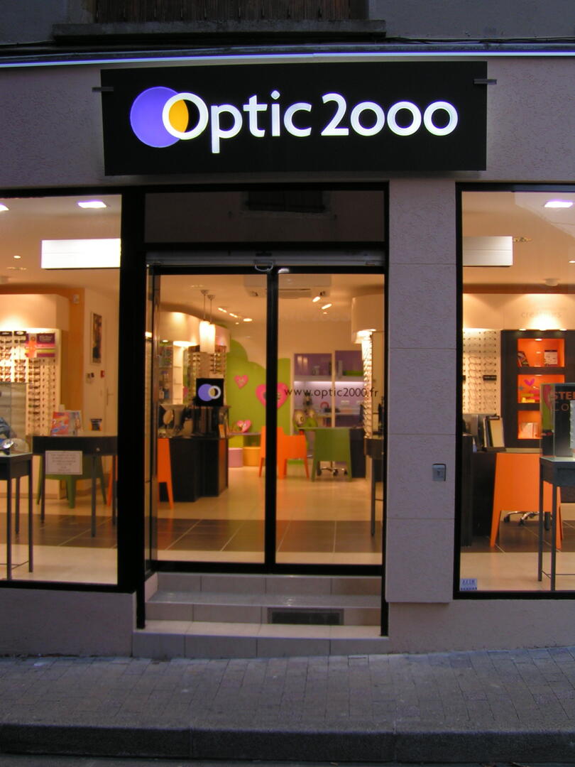 optic2000-facade2