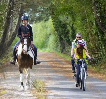 cheval-velo-voie-verte-kaolins-ploemeur-emmanuel-lemee-o8731vevb49lyfh2fksmbp2mz9r457lu30tb8t5bb8
