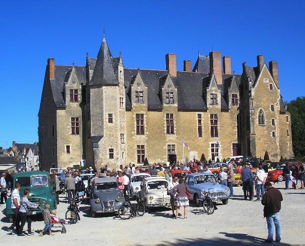 FMA49-vehicule-ancien-baugé-en-anjou