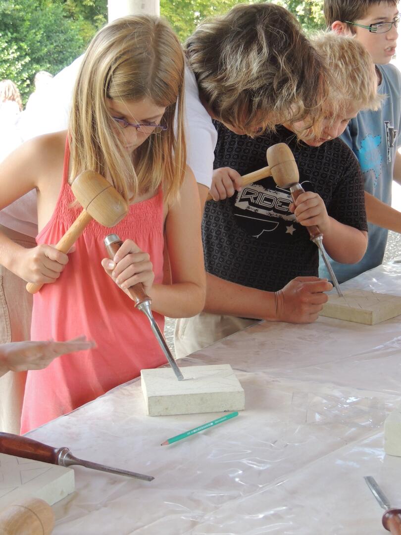 atelier taille pierre-cr+®dit photo PAH de la Vall+®e du Loir