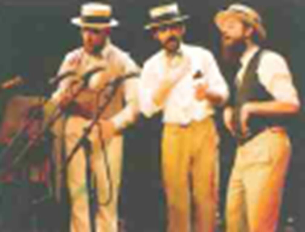 Le trio vocal Aqueles