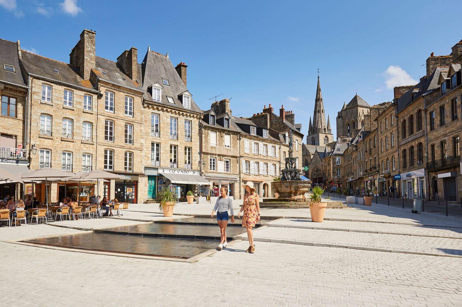 place-du-centre-2--Alexandre-Lamoureux-5