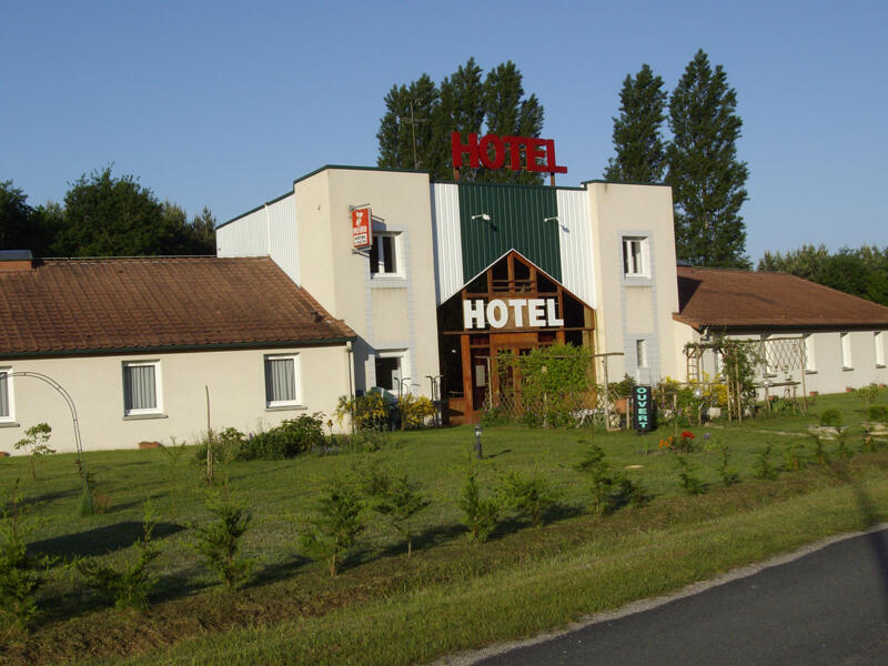 (8)hotel-le-chene-gievres©CDT41-hotellechene