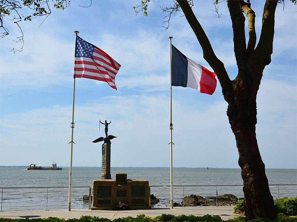 PCU44-monument-américain
