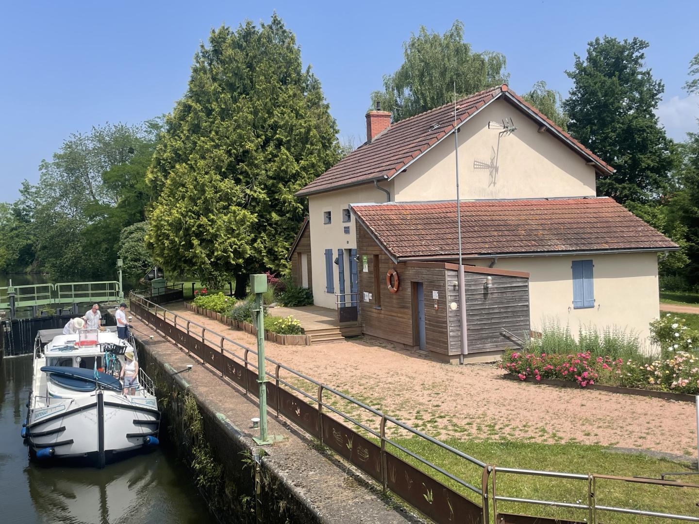 MAIRIE DE GENELARD