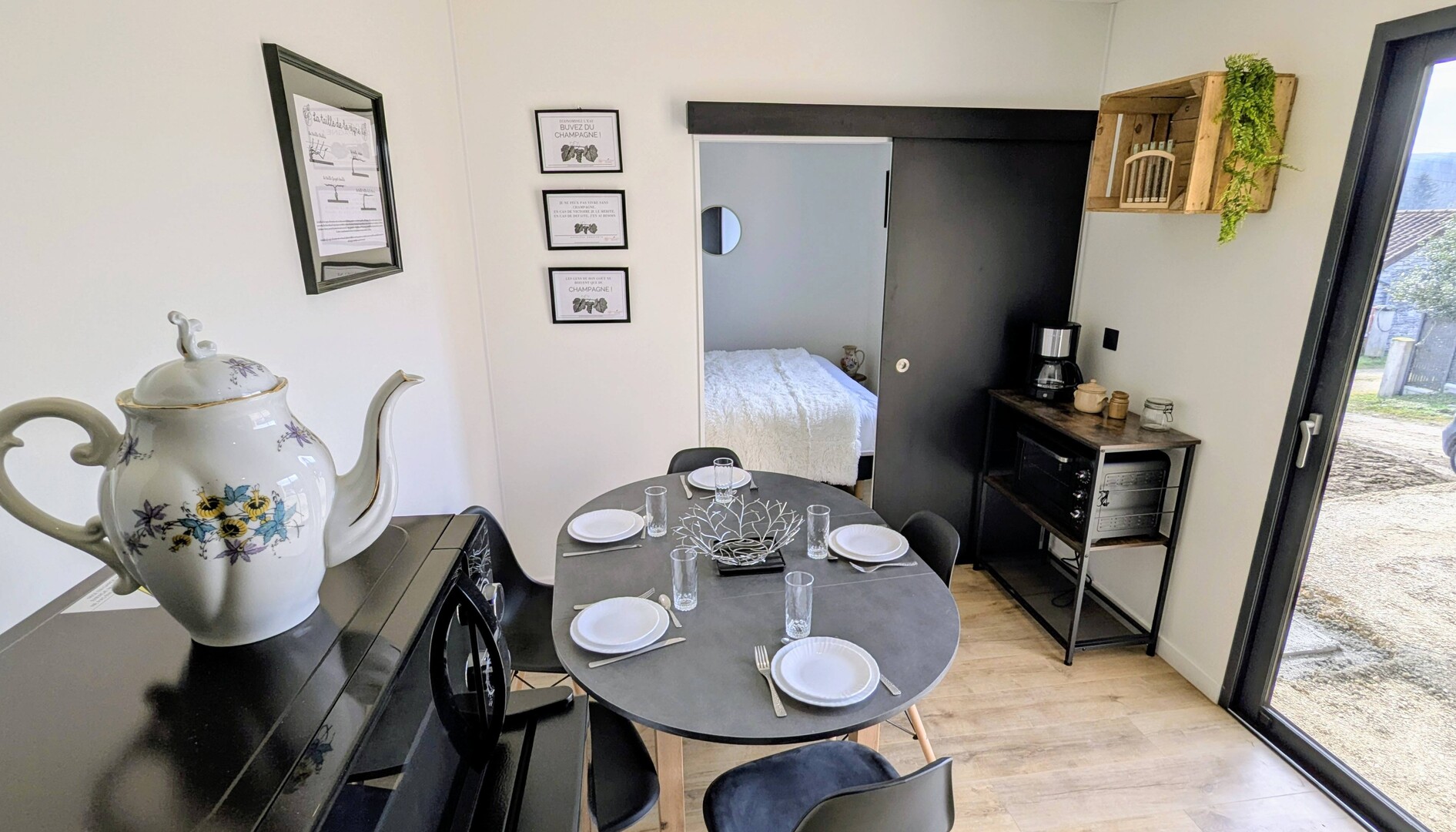 Ecolodge Pinot Gris - Domaine des 7 Cépages - Arsonval - Chambres d ...