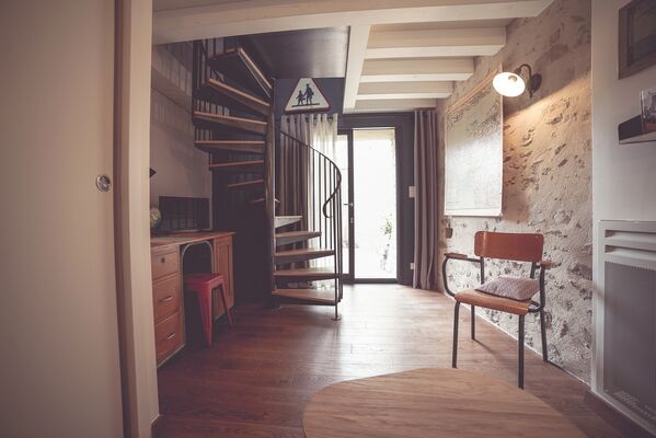 chambroutet-chambres-dhotes-la-belle-lurette-escalier.jpg