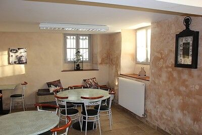 chateaudelaroche-sam-sit.JPG