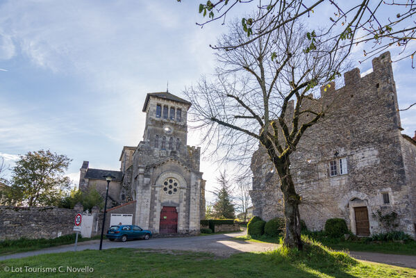 Vestiges du château d'Aujols--© Lot Tourisme C. Novello.jpg