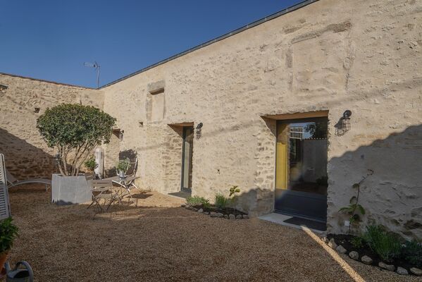 chambroutet-chambres-dhotes-la-belle-lurette-terrasse.jpg