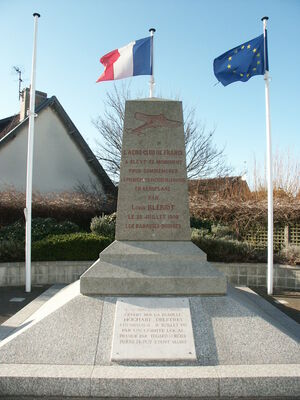 monument Louis Blériot Photo Ville de sangatte bleriot plage.jpg