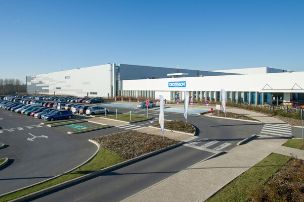 decathlon-logistics-rouvignies-extérieur.jpg